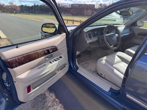 2010 Mercury Grand Marquis LS