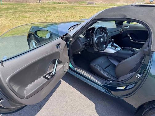 2008 Saturn Sky Base 2dr Convertible