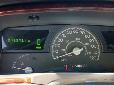 2005 Lincoln Town Car Signature