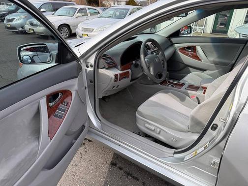 Classic Silver Metallic 2011 Toyota Camry LE