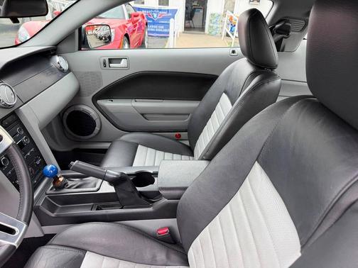 Black Clearcoat 2008 Ford Mustang GT Premium