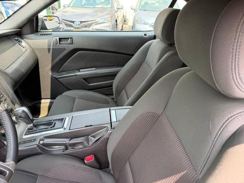 Deep Impact Blue Metallic 2014 Ford Mustang V6