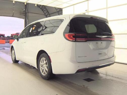 Bright White Clearcoat 2023 Chrysler Pacifica Touring-L