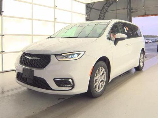 Bright White Clearcoat 2023 Chrysler Pacifica Touring-L