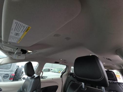 Bright White Clearcoat 2023 Chrysler Pacifica Touring-L