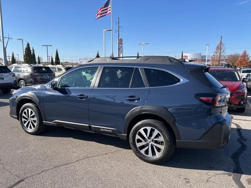 2025 Subaru Outback Premium