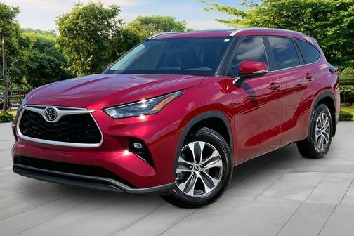 Pearl 2023 Toyota Highlander XLE