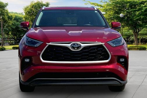 Pearl 2023 Toyota Highlander XLE