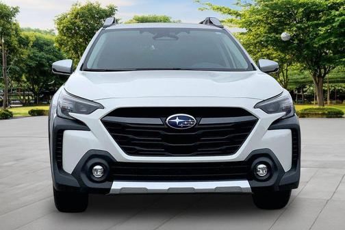 Crystal White Pearl 2024 Subaru Outback Touring