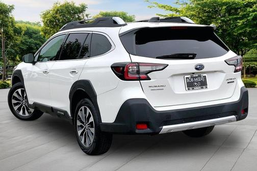 Crystal White Pearl 2024 Subaru Outback Touring