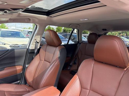 Crystal White Pearl 2024 Subaru Outback Touring