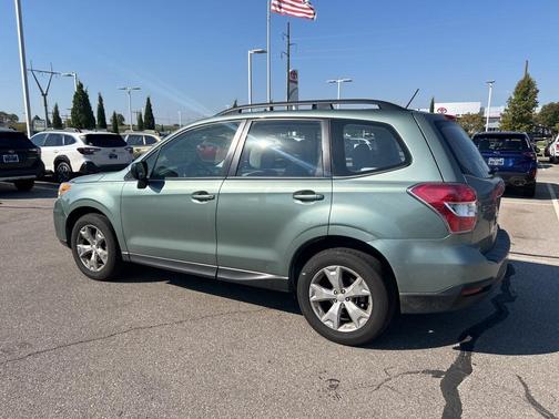 2015 Subaru Forester 2.5i