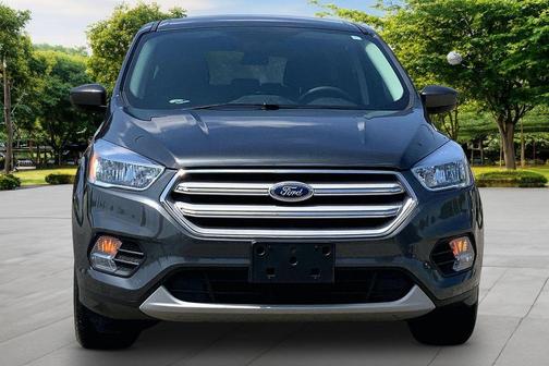 Ingot Silver Metallic 2019 Ford Escape SE