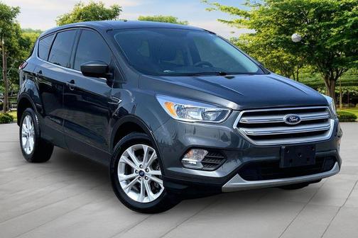 Ingot Silver Metallic 2019 Ford Escape SE