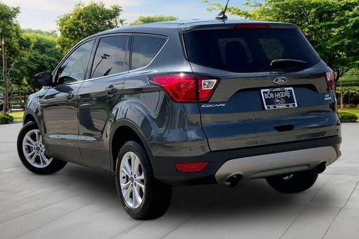 Ingot Silver Metallic 2019 Ford Escape SE