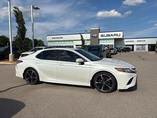 Wind Chill Pearl 2018 Toyota Camry XSE