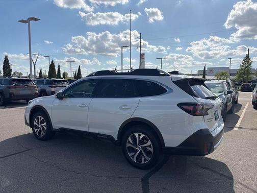 2022 Subaru Outback Touring