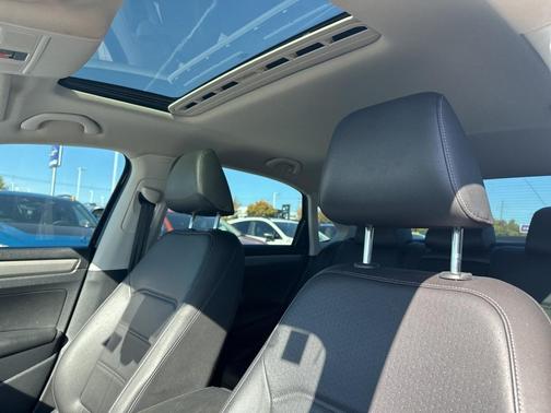 2021 Volkswagen Passat 2.0T SE