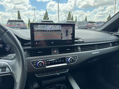 Daytona Gray Pearl Effect 2021 Audi A4 45 S line quattro Premium