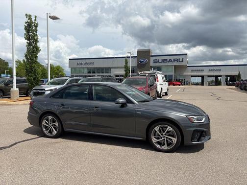 Daytona Gray Pearl Effect 2021 Audi A4 45 S line quattro Premium
