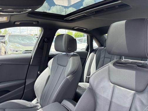 Daytona Gray Pearl Effect 2021 Audi A4 45 S line quattro Premium