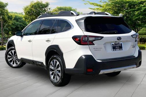 Crystal White Pearl 2023 Subaru Outback Touring