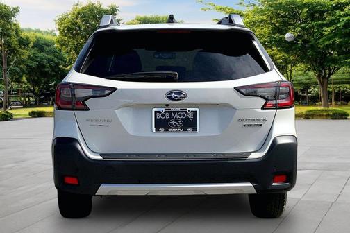 Crystal White Pearl 2023 Subaru Outback Touring
