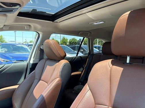 Crystal White Pearl 2023 Subaru Outback Touring