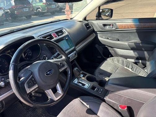 Crystal Black Silica 2016 Subaru Outback 3.6R Limited