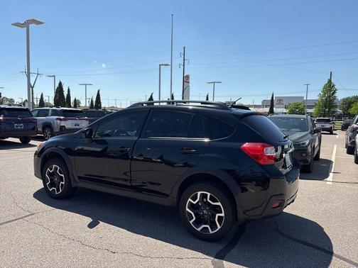 Crystal Black Silica 2016 Subaru Crosstrek 2.0i Premium