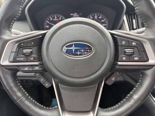 Crystal White Pearl 2022 Subaru Outback Limited XT