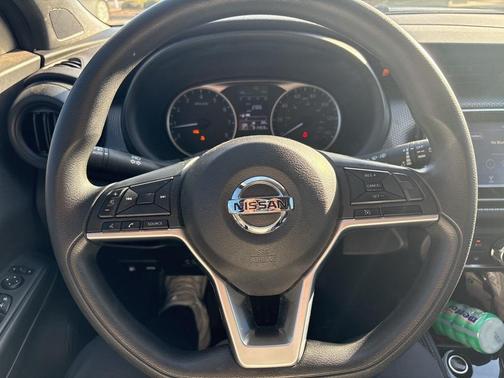2019 Nissan Kicks S