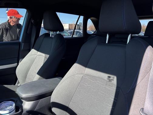 2022 Toyota RAV4 Hybrid SE