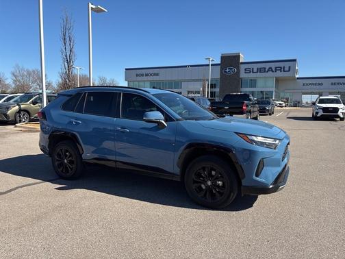 2022 Toyota RAV4 Hybrid SE