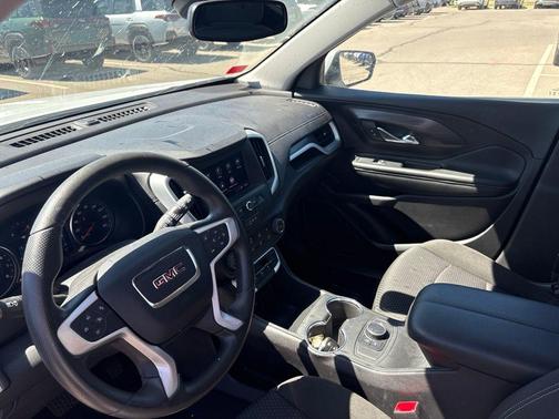 Summit White 2024 GMC Terrain SLE