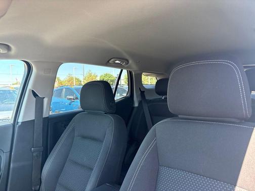 Summit White 2024 GMC Terrain SLE