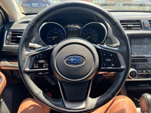 Crystal Black Silica 2019 Subaru Outback 2.5i Touring