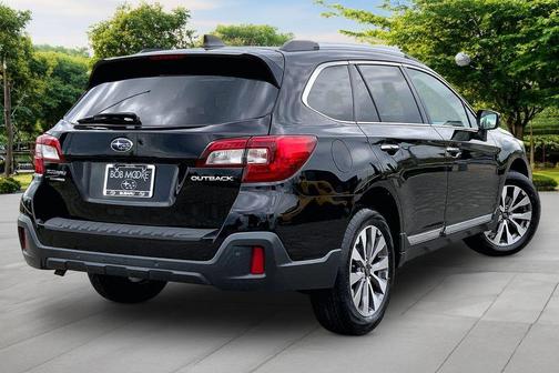 Crystal Black Silica 2019 Subaru Outback 2.5i Touring