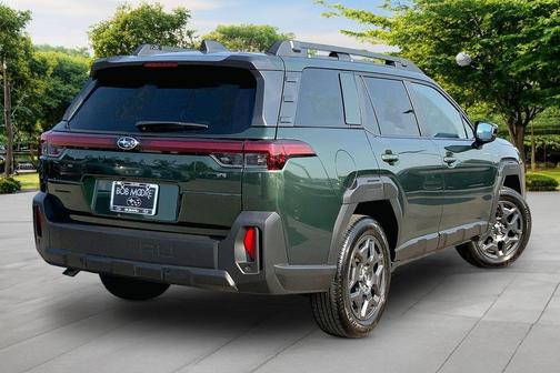 Deep Emerald Green 2026 Subaru Outback Premium