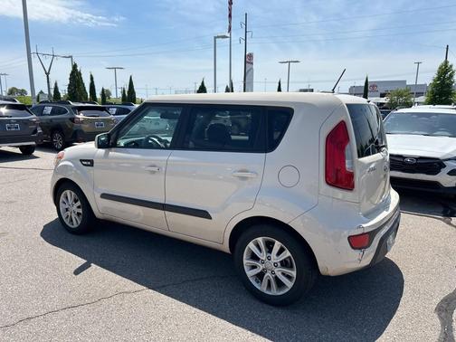 2013 Kia Soul Base
