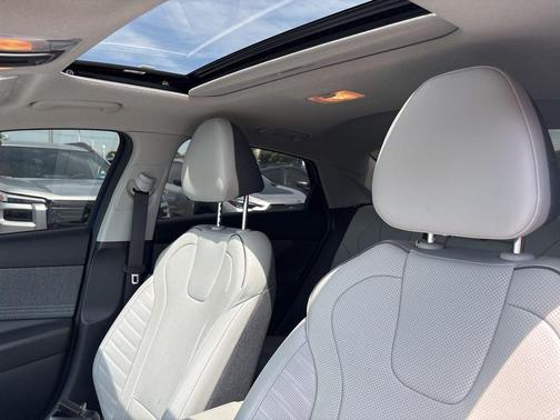 Intense Blue 2022 Hyundai ELANTRA Limited