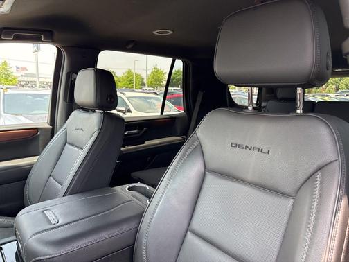 Onyx Black 2025 GMC Yukon Denali
