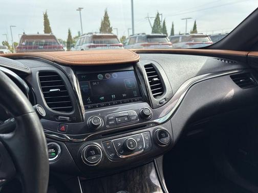 Iridescent Pearl Tricoat 2015 Chevrolet Impala 2LZ