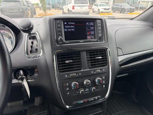 Octane Red Pearlcoat 2020 Dodge Grand Caravan SE