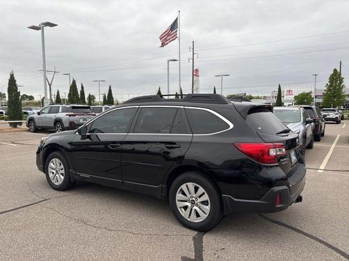 Crystal Black Silica 2018 Subaru Outback 2.5i Premium