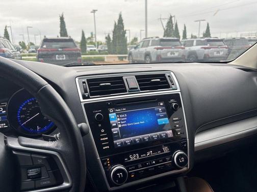 Crystal Black Silica 2018 Subaru Outback 2.5i Premium