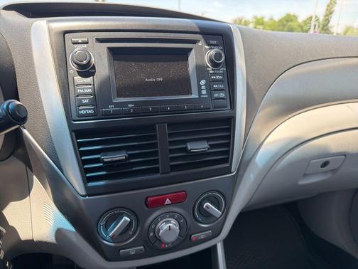 Satin White Pearl 2013 Subaru Forester 2.5X Premium