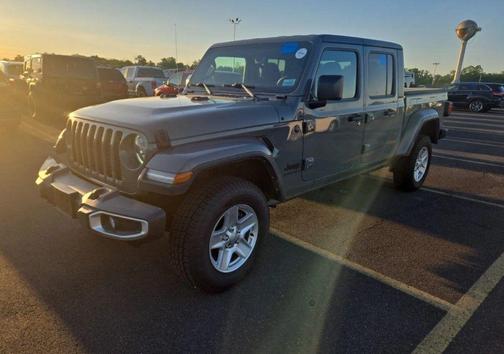 Gray Clearcoat 2023 Jeep Gladiator Sport