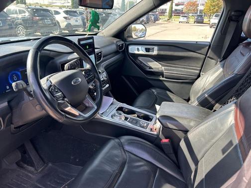 2021 Ford Explorer Platinum