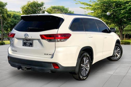 Blizzard Pearl 2017 Toyota Highlander XLE
